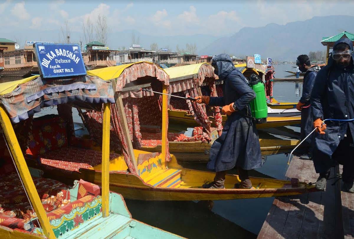 Coronavirus, Administration tightens to tackle Corona in Kashmir, anti infection campaign continues