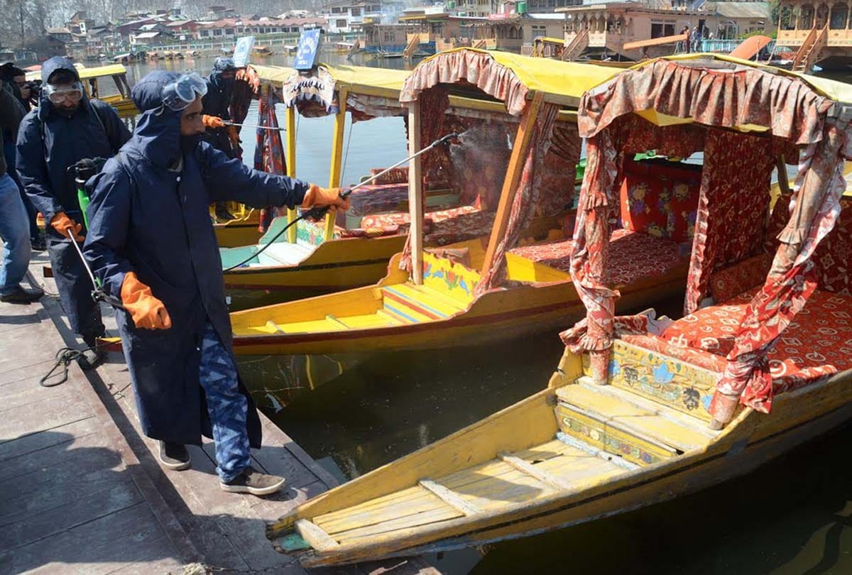 Coronavirus, Administration tightens to tackle Corona in Kashmir, anti infection campaign continues