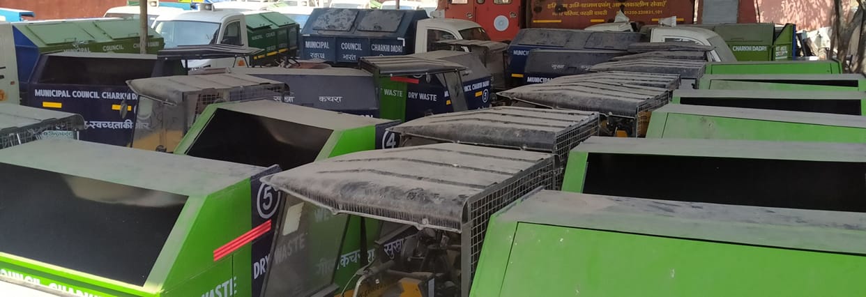 E-rickshaw purchased from special grant stood in the city council