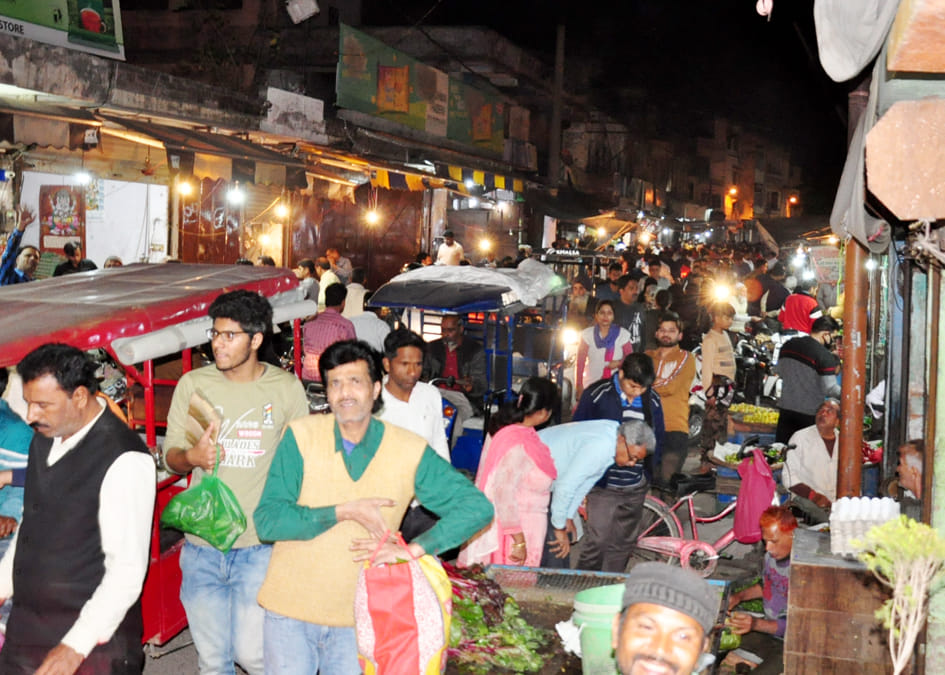 People ran on the news of the closure of the market