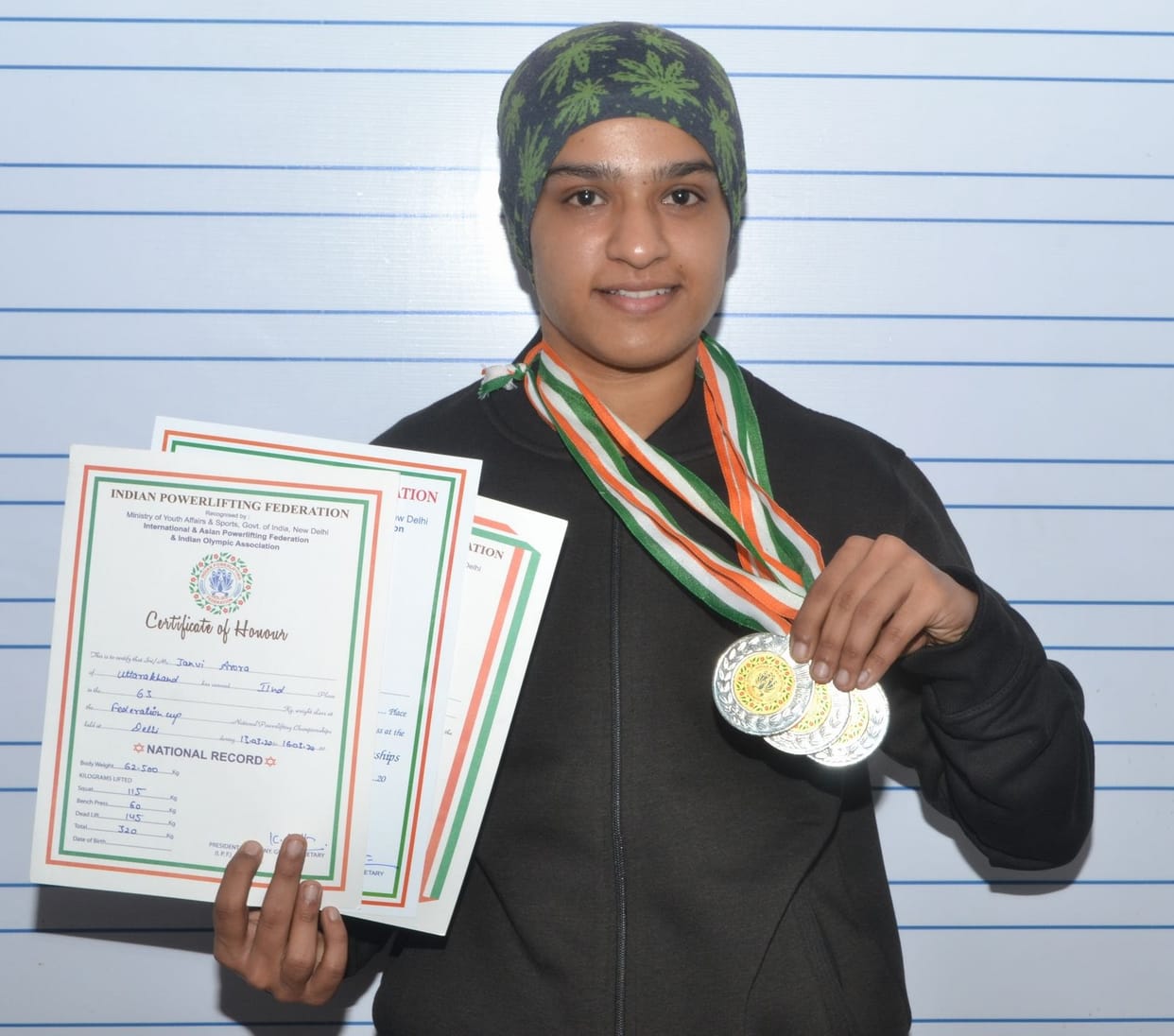 Janvi won the Rajak medal in the 320 kg weightlifting