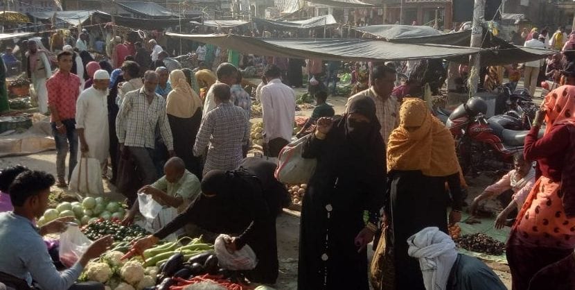 Weekly markets crowded despite Corona's fears