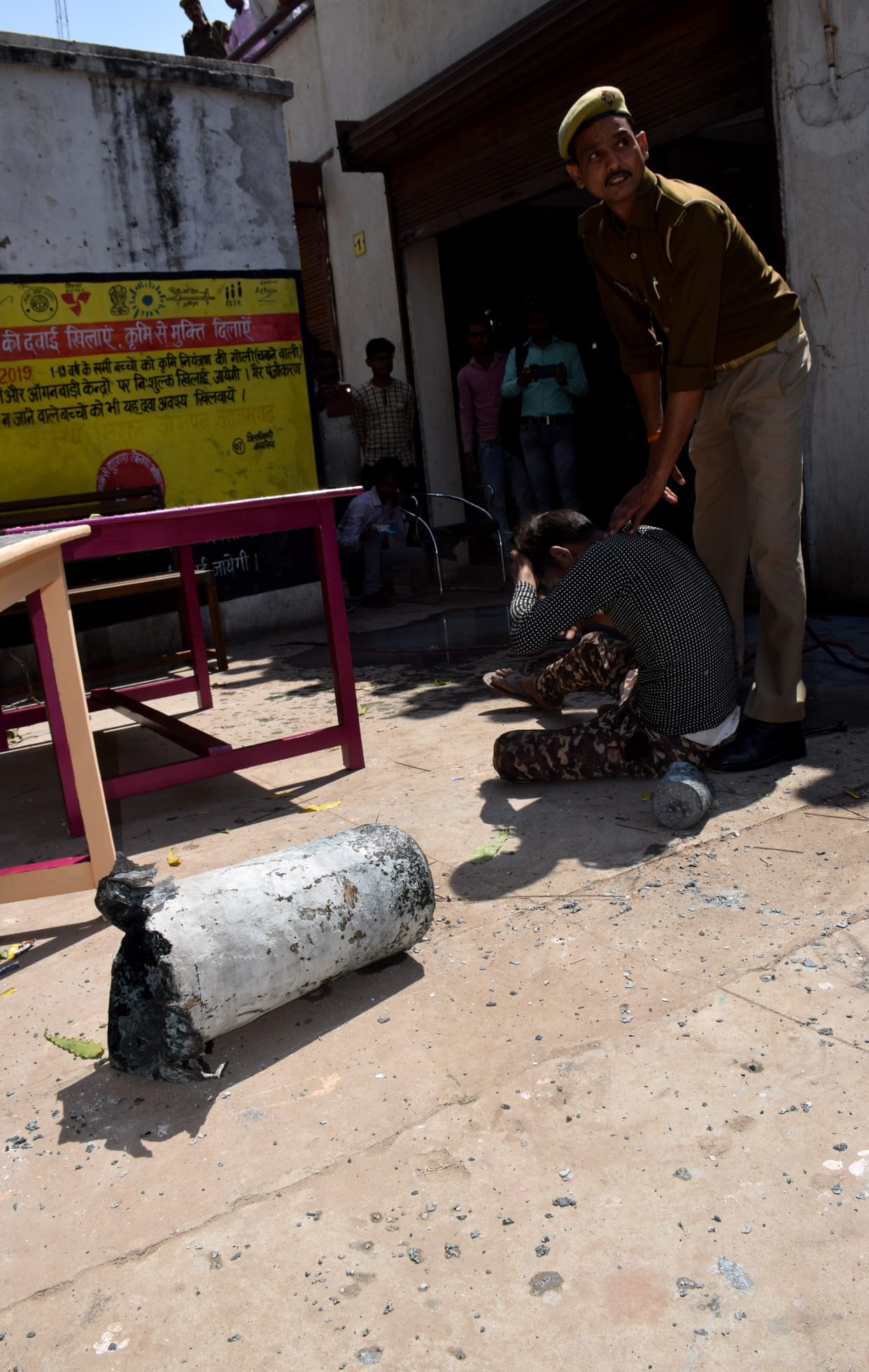 Explosion in welding machine in collectorate, labour injured