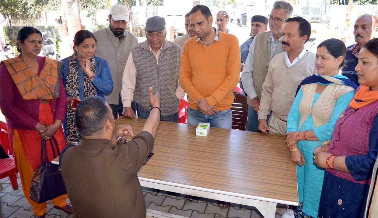 Demand for disclosure of thieves from police