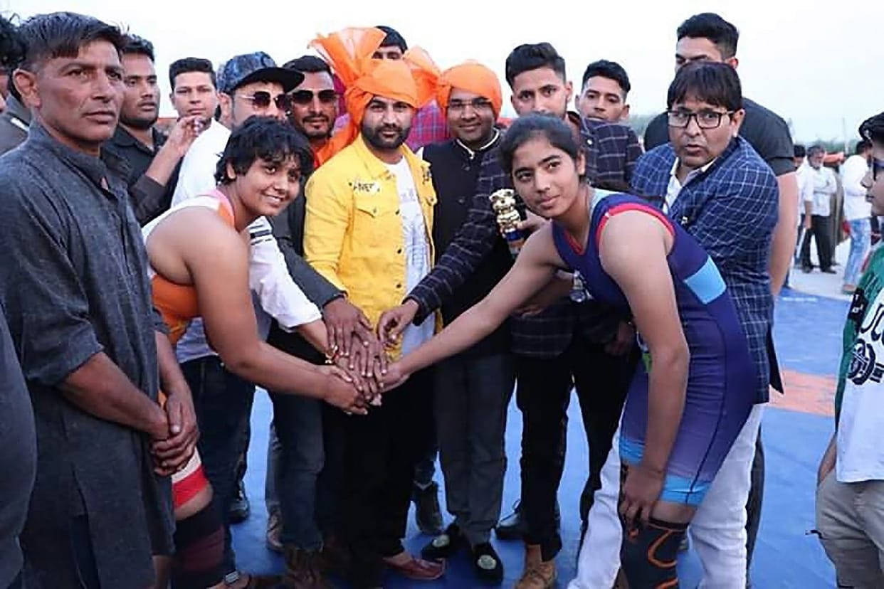 Crisis competition organized without permission in Sisay, foreign wrestler took part