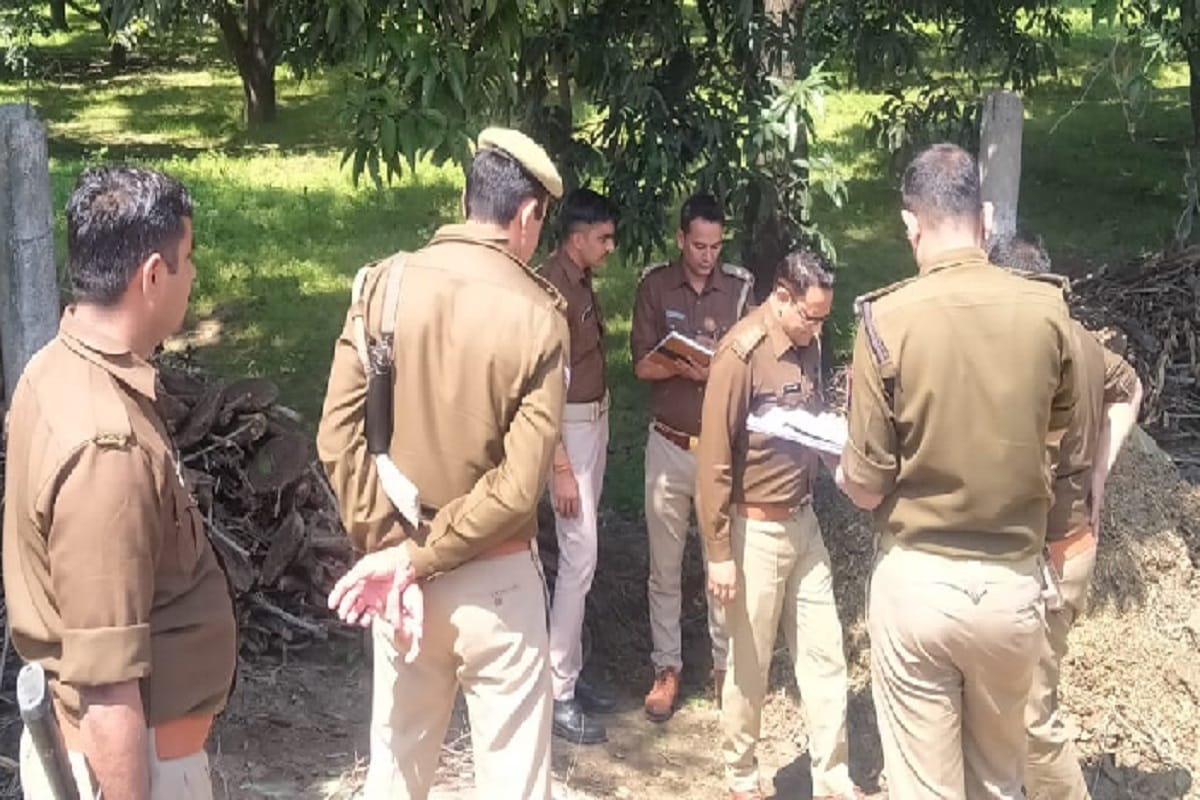 The bodies of two men have been found in Kharkhoda in Meerut and have started police investigation