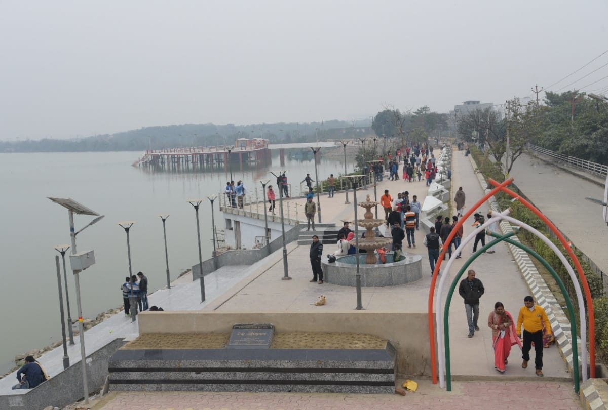 Gorakhpur weather change after Cloud shadow weather forecast on light rain in UP