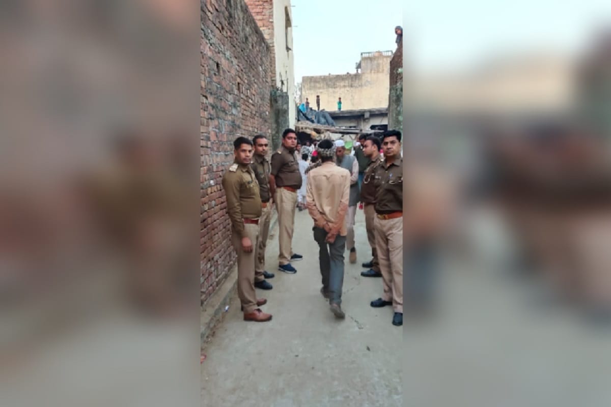 Lockdown update UP: people attack and release six people from