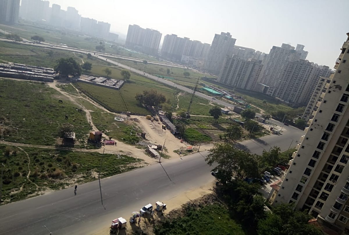Corona virus outbreak status of Noida sector 78 society where a man found positive