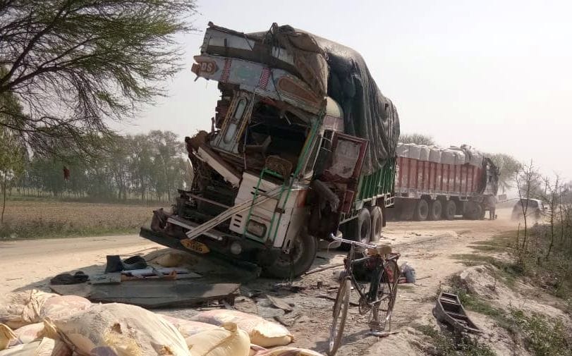 One killed, two injured in collision of trucks