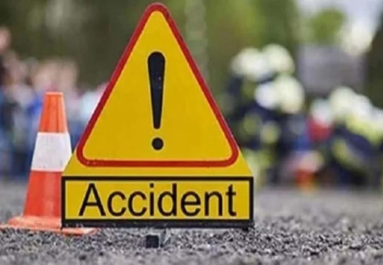 road accident in hardoi, one died and two injured