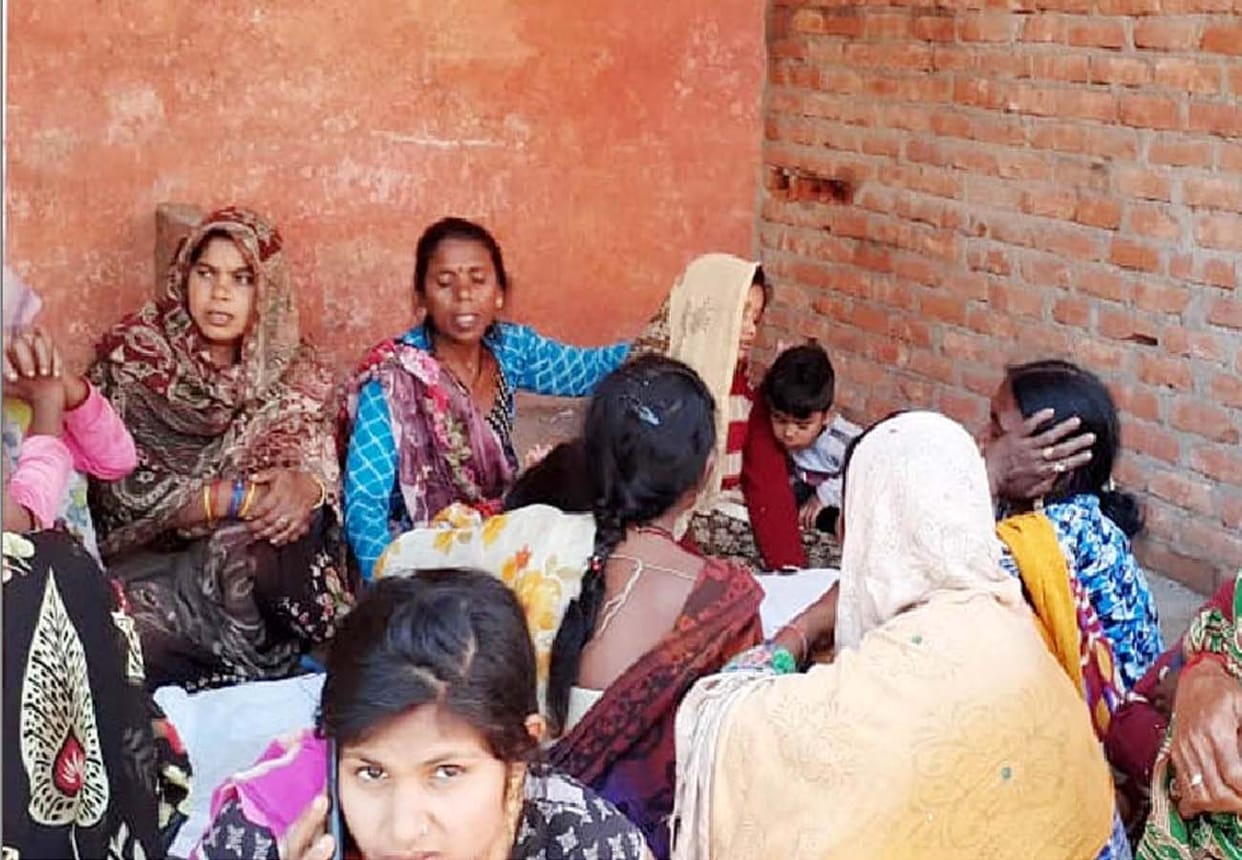 Brother found hanging on sister's house in hamirpur