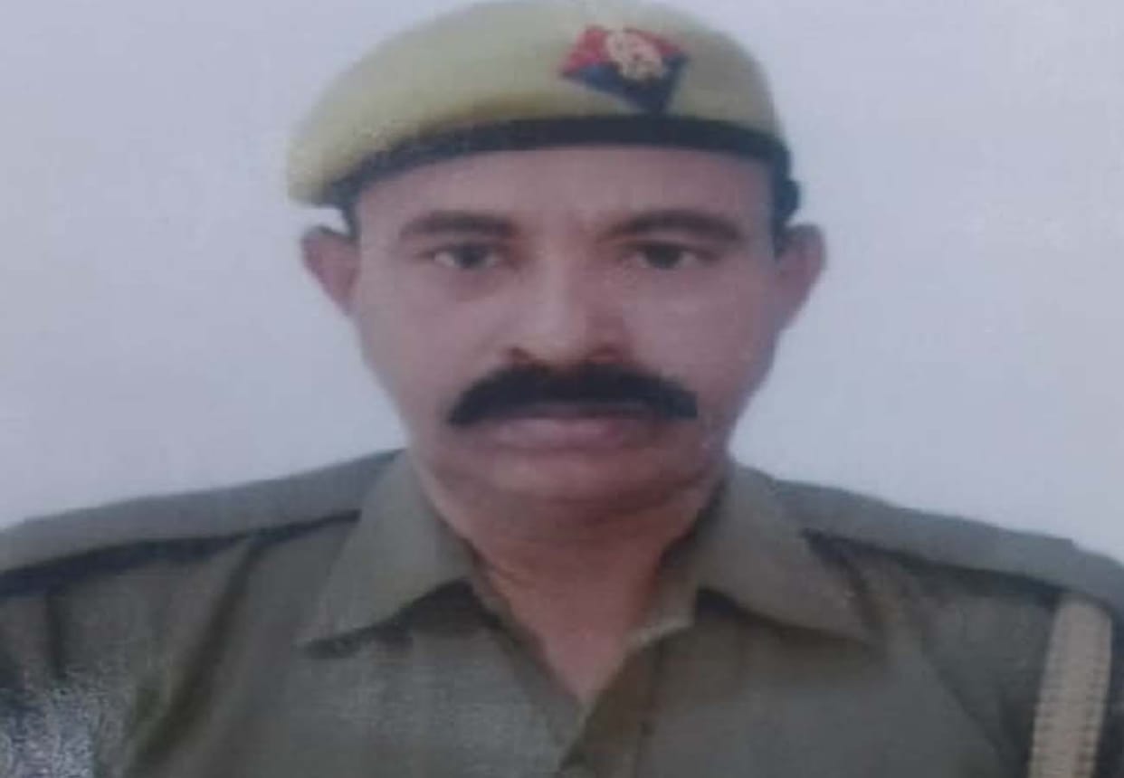 Head constable died in road accident in etawah