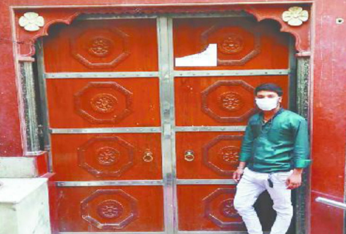 Weekend lockdown Dwarkadhish Temple will closed on saturday and sunday in mathura