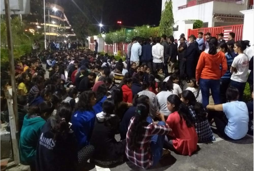 Coronavirus in India: Students Protest Continue in Rishikesh Aiims for Leaves