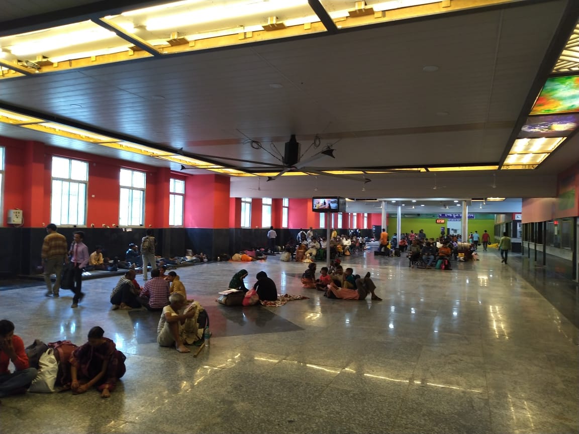 coronavirus alert remove office Curtain in northern railway gorakhpur