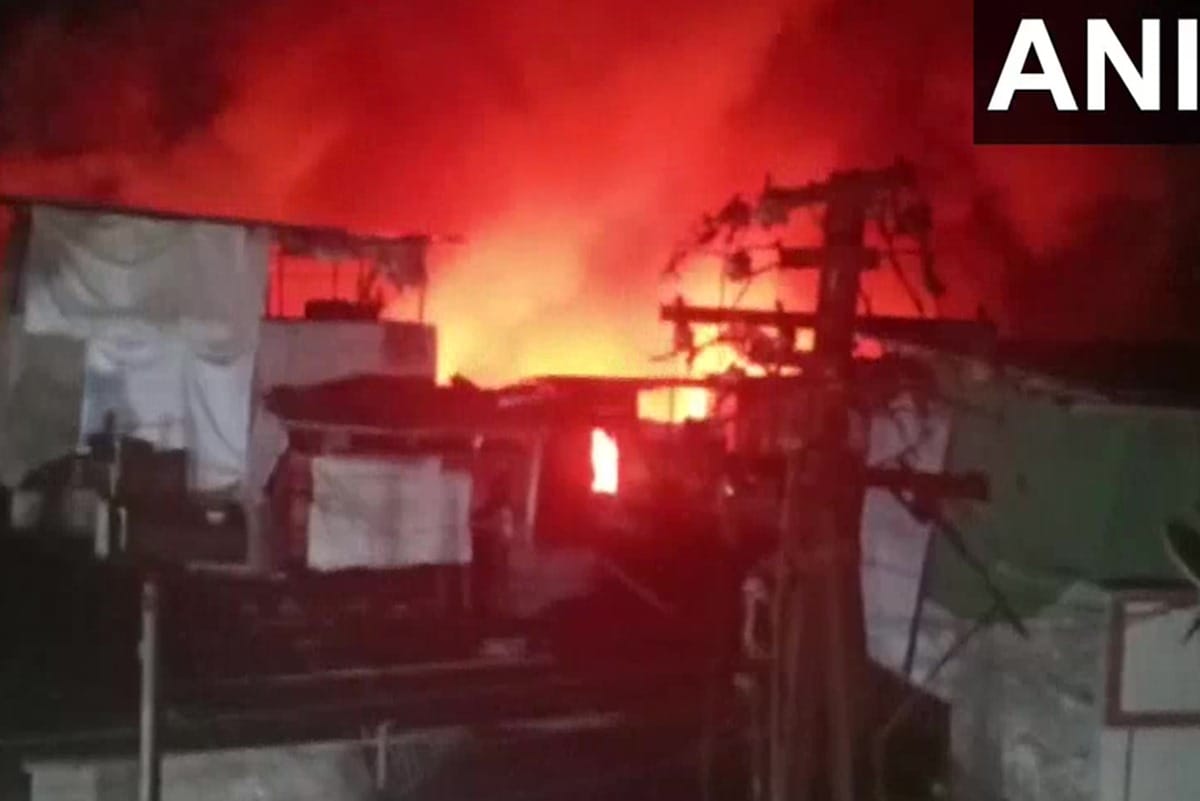 Maharashtra About 15 huts gutted in fire that broke out in Pune due to gas cylinder blast