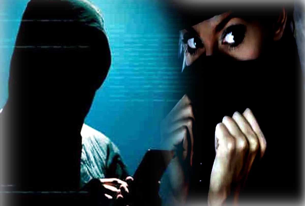 Two youths arrested who became prey of Pakistan's honeytrap