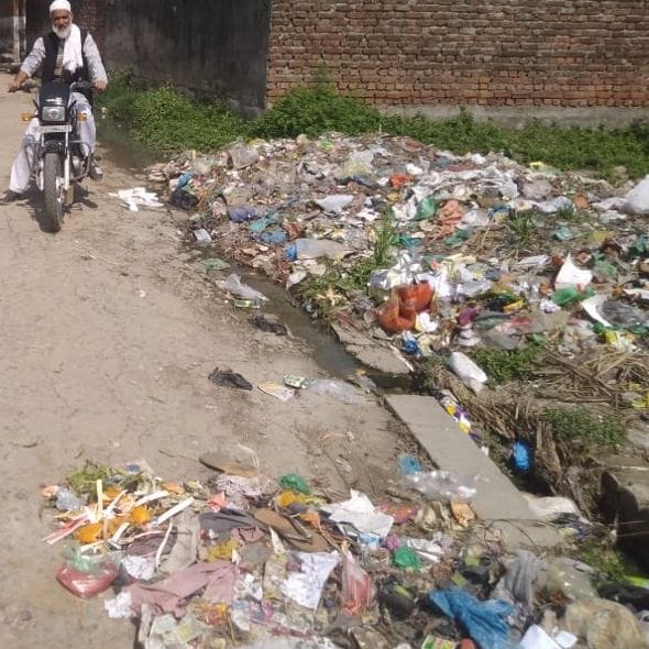 People upset with dirt on Mandavali-Jaspur road