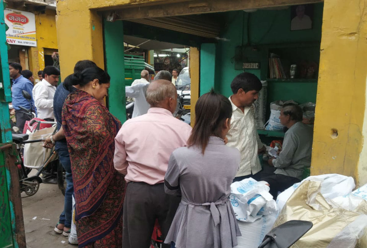 Agra Coronavirus Updates rumor spread of market shutdown