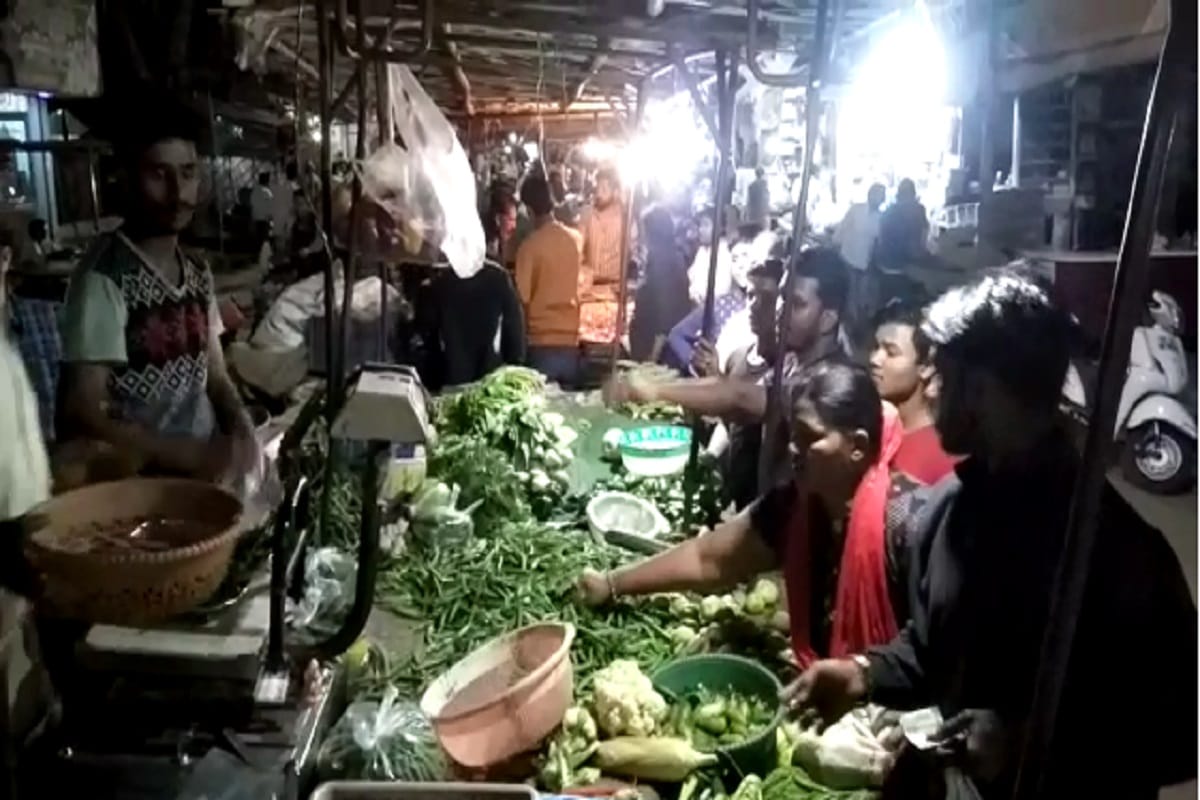 Corona, Vegetable market has been affected due to Corona Virus at today in Meerut