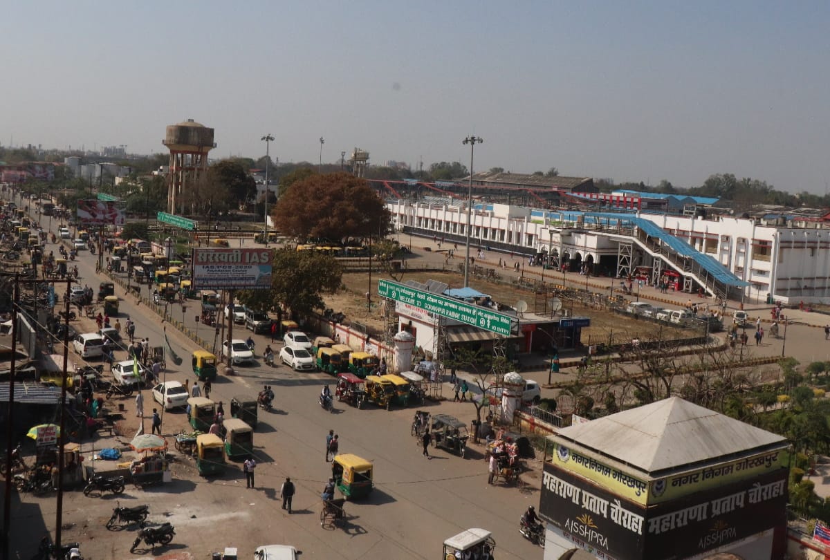 many cancel tickets from reservation counter In Gorakhpur railway due to Corona alert