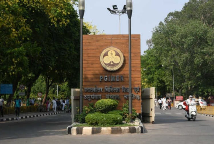 Corona Virus, PGI Chandigarh Employees, Doctors and Workers Working in Poisonic Environment