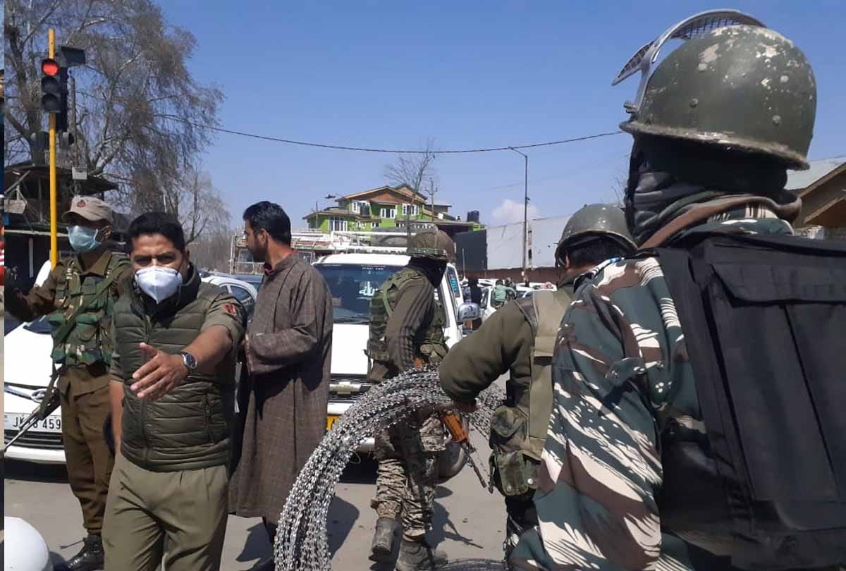 coronavirus, Restrictions imposed in many areas of Srinagar, Ban on vehicles entry in Anantnag