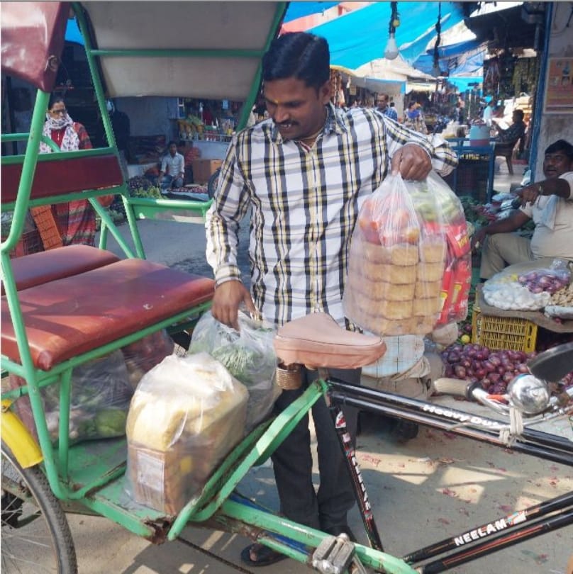 corona in india Rumors spreading in the markets People started collecting food