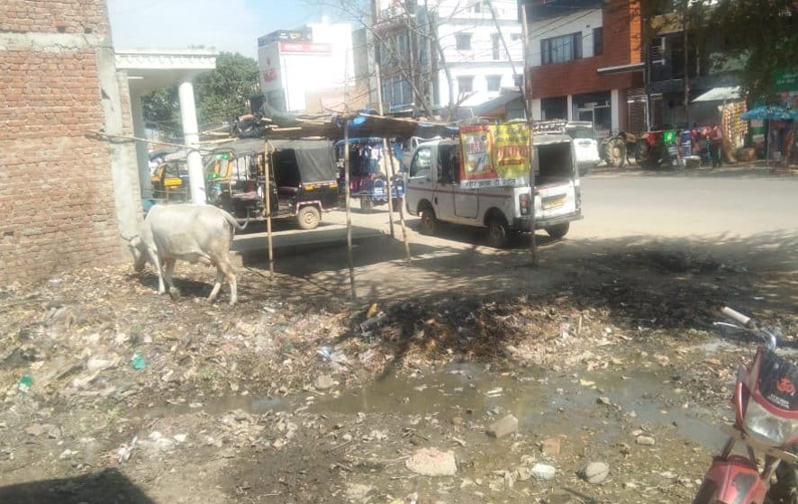 Sewer in CKI intersection area is blocked by dirt