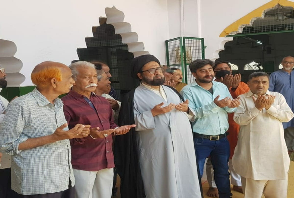 Prayers postponed in many places including Shia Jama Masjid in Prayagraj