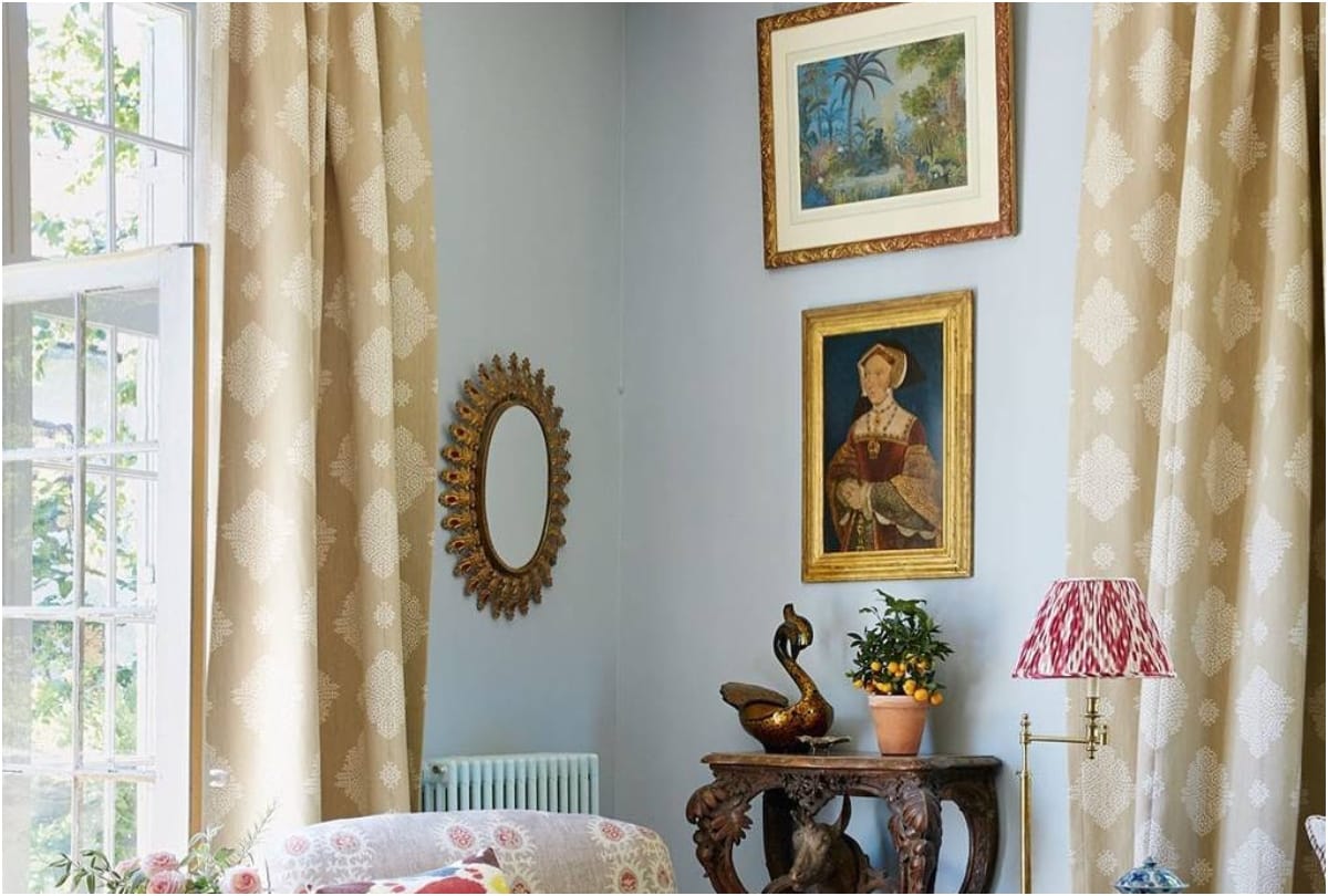 Choose the color of the curtains according to Vastu get rid of troubles