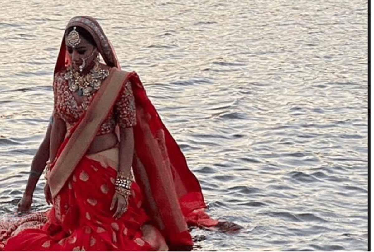 actress helly shah shoot with wear 10 kg lehanga says victory over fear