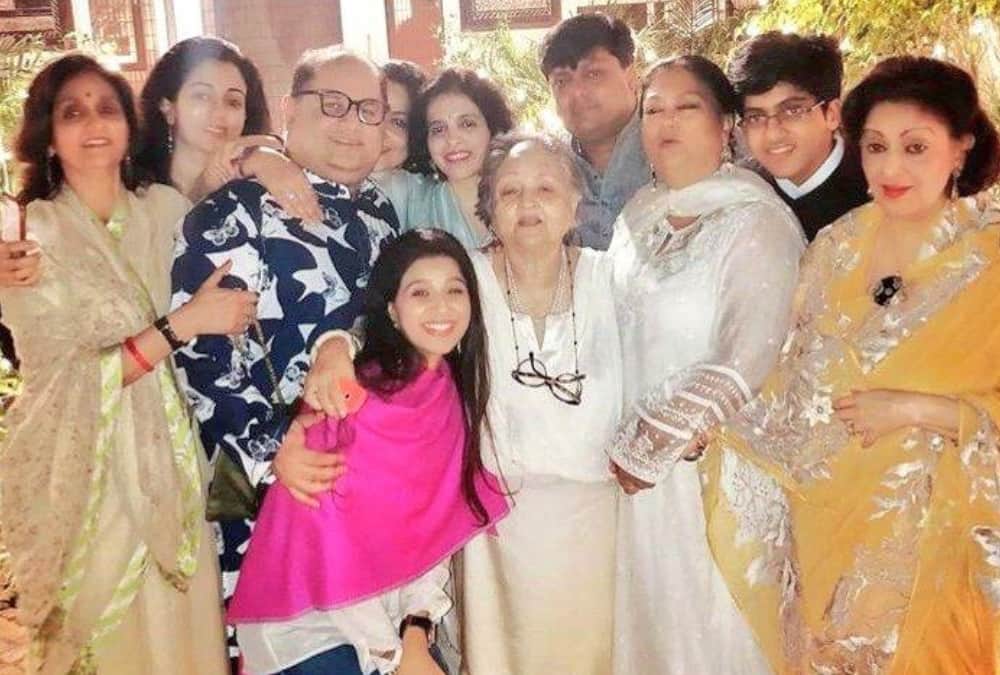 Kanika Kapoor tested positive Coronavirus Now Her friend Tanuj Garg Comes To Support