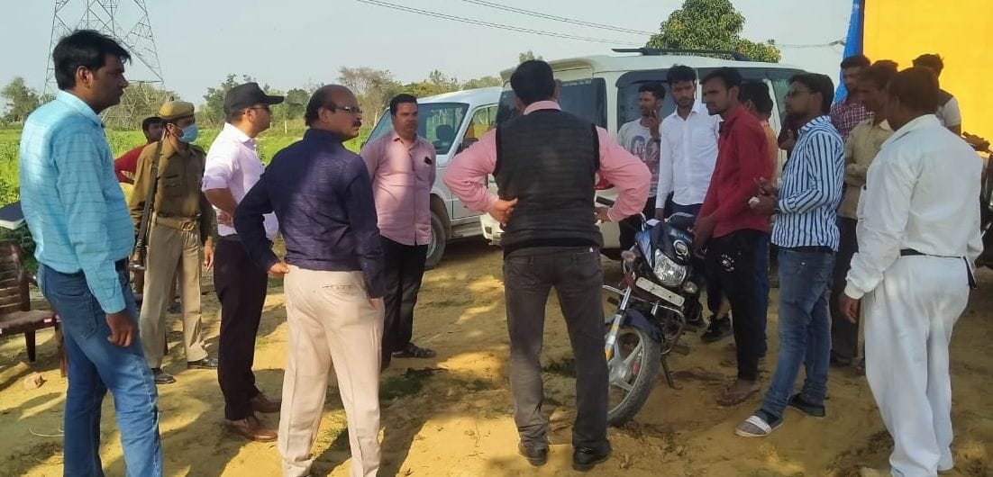 goshaala ke paas aath govanshon ke shav milane par hangaama