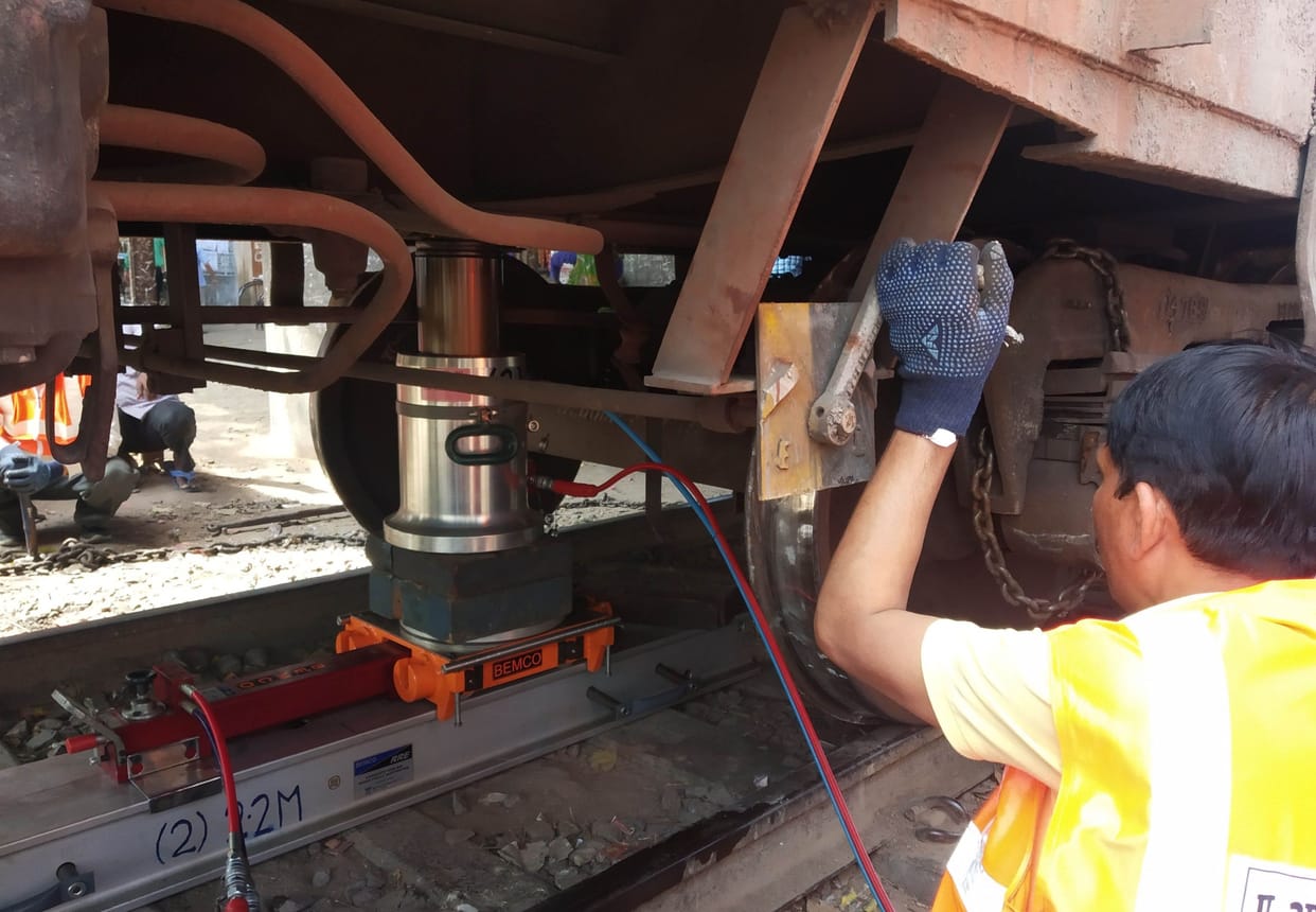 train derailed in banda