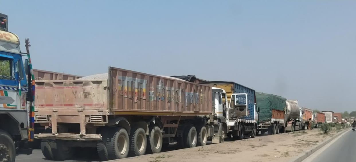 Passengers struggling with overnight jam on Kalpi and Kuthund highway