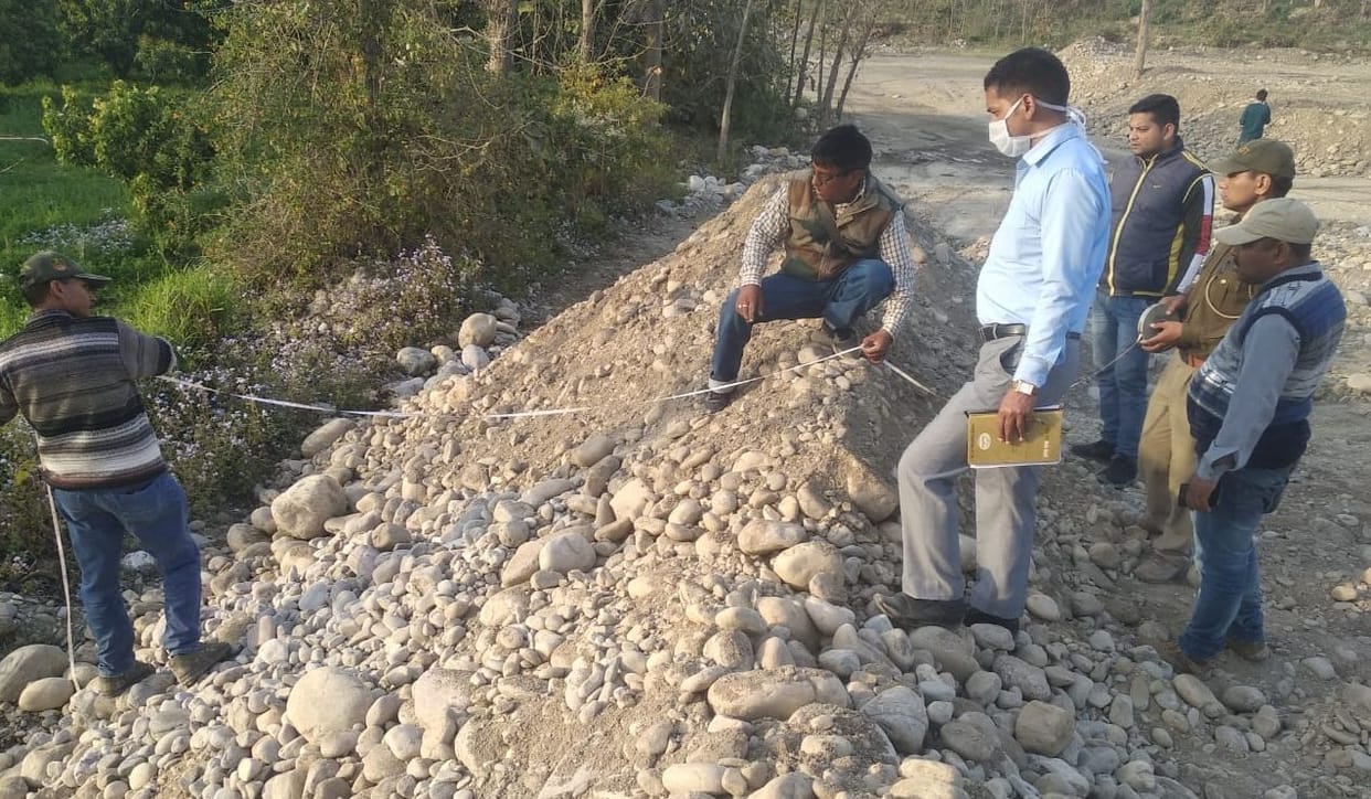 The Forest Department showed such tactics, illegal miners pressed a finger under the denture
