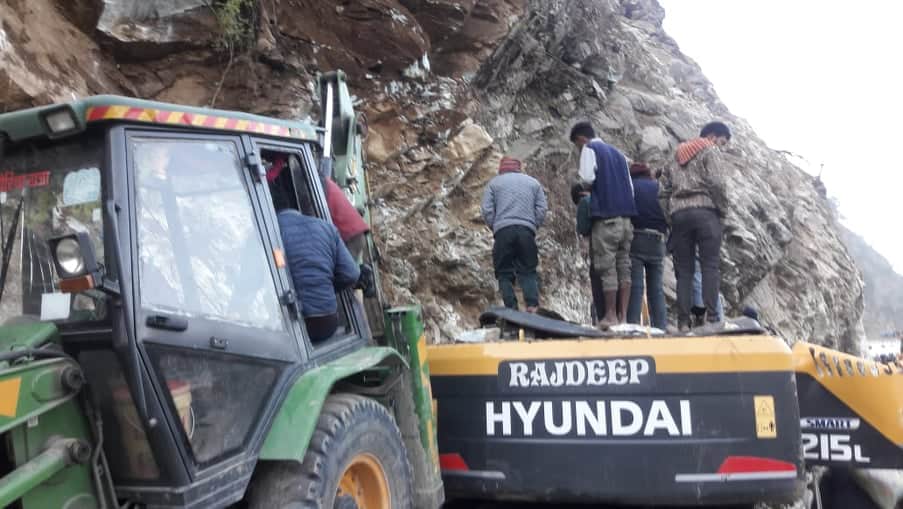 all weather road rock fell on badrinath highway three died