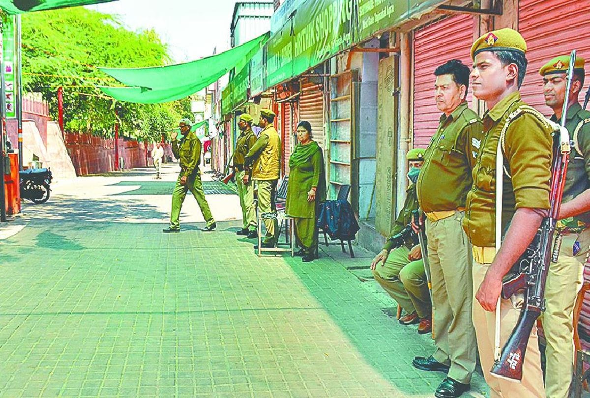 fifty plus old policemen removed from field duty due to coronavirus in agra