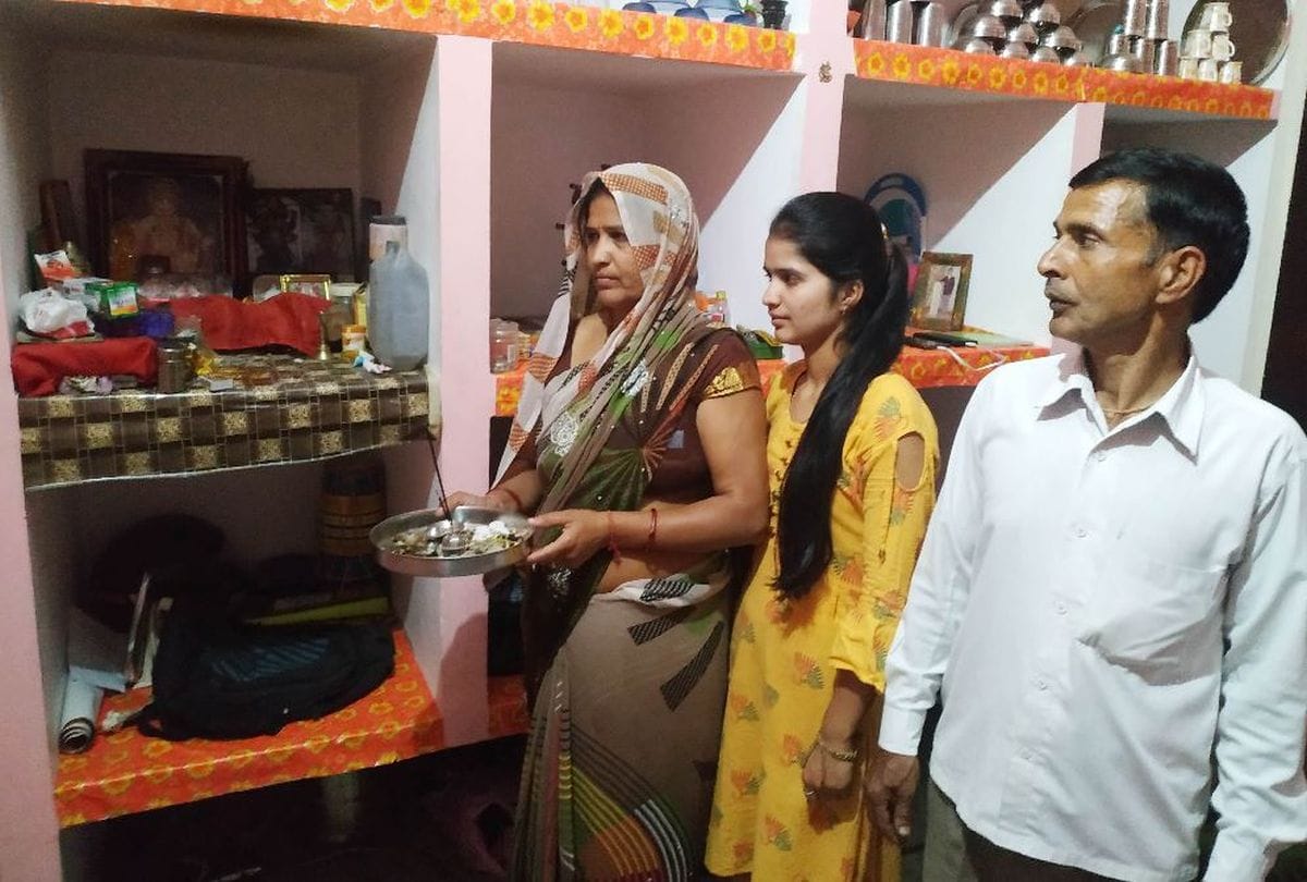 army jawan made family aware to protect of coronavirus janta curfew in agra