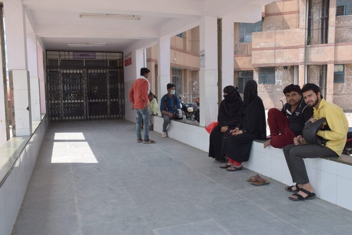 Monitoring of suspect, patient reduced and road to isolation ward blocked
