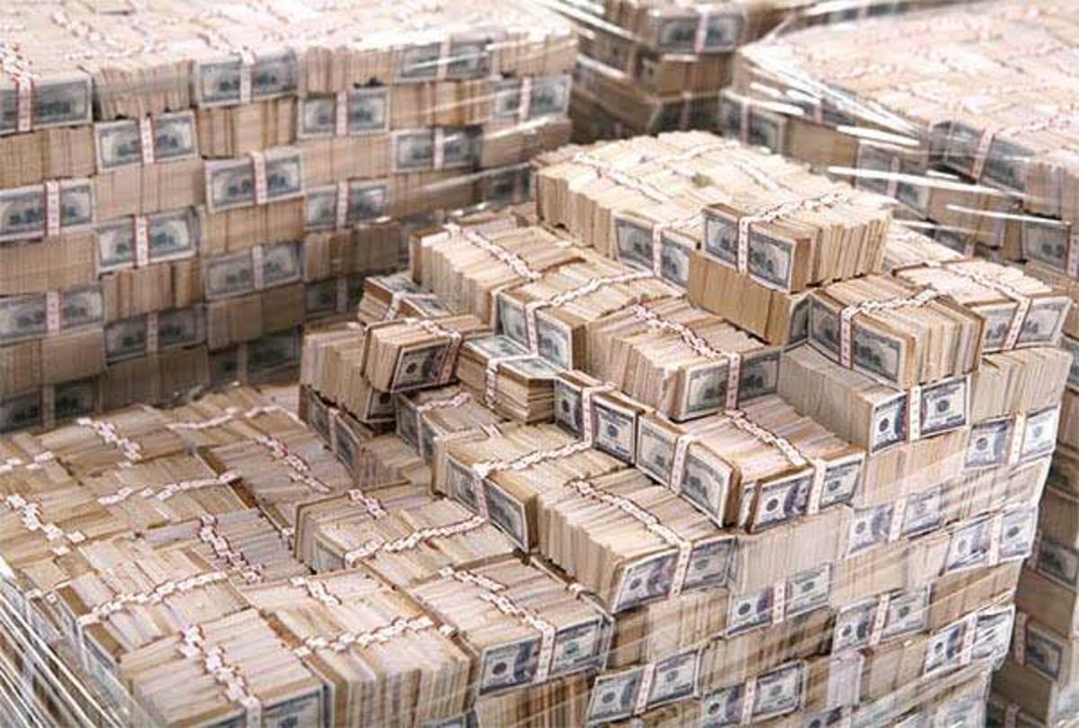 Largest Bank Robbery in History one billion dollar stolen from Central Bank of Iraq