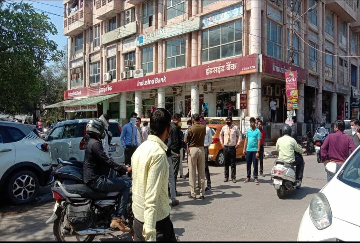 coronavirus panic create in indusland bank agra