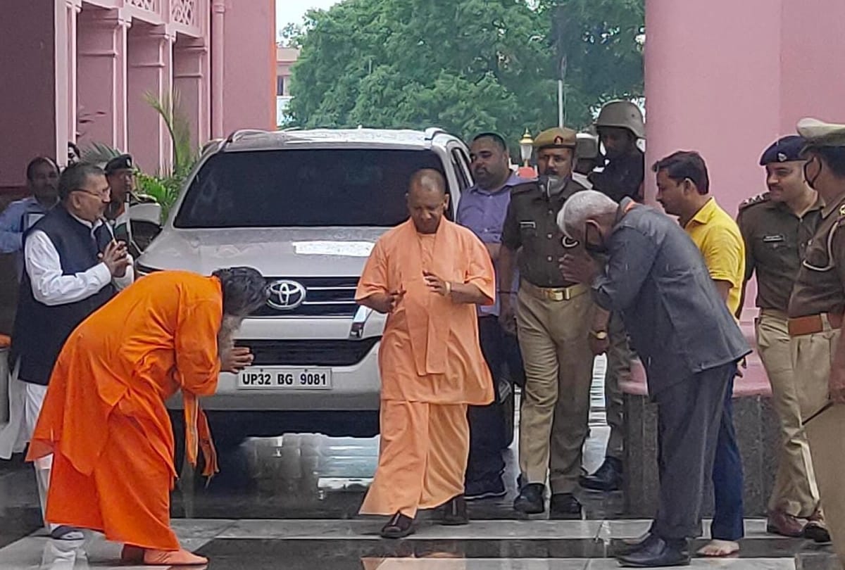 CM Yogi Adityanath will come today in gorakhpur due to janta curfew