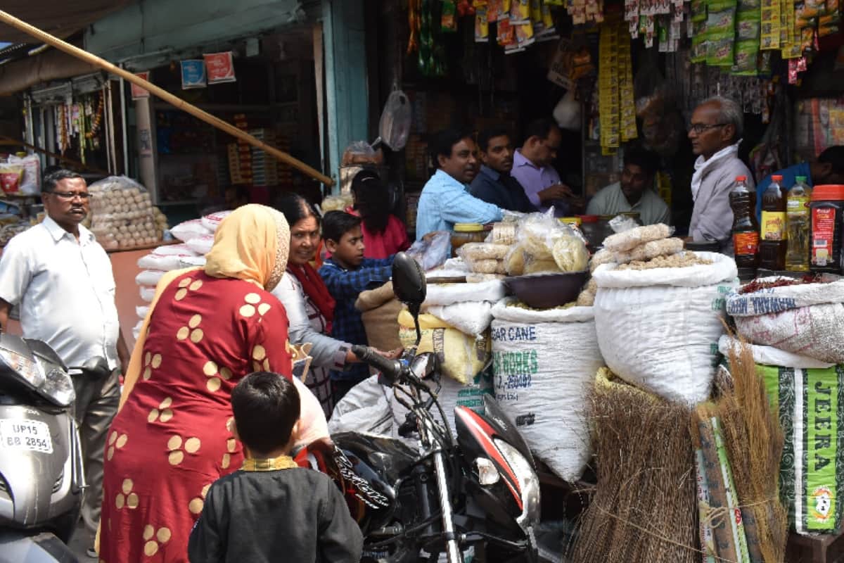 Coronavirus: Janata curfew for one day, People buying ration for months in Meerut