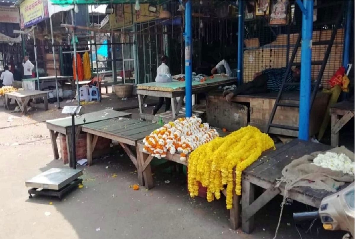 sanitized flowers getting sold in Ghazipur flower market amid corona virus impact