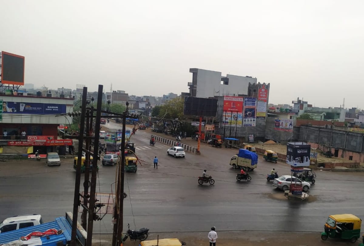 light rain start with cold wind in gorakhpur
