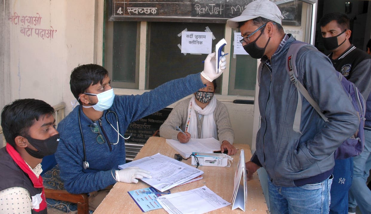 People from outside in Pithoragarh are wandering for corona investigation