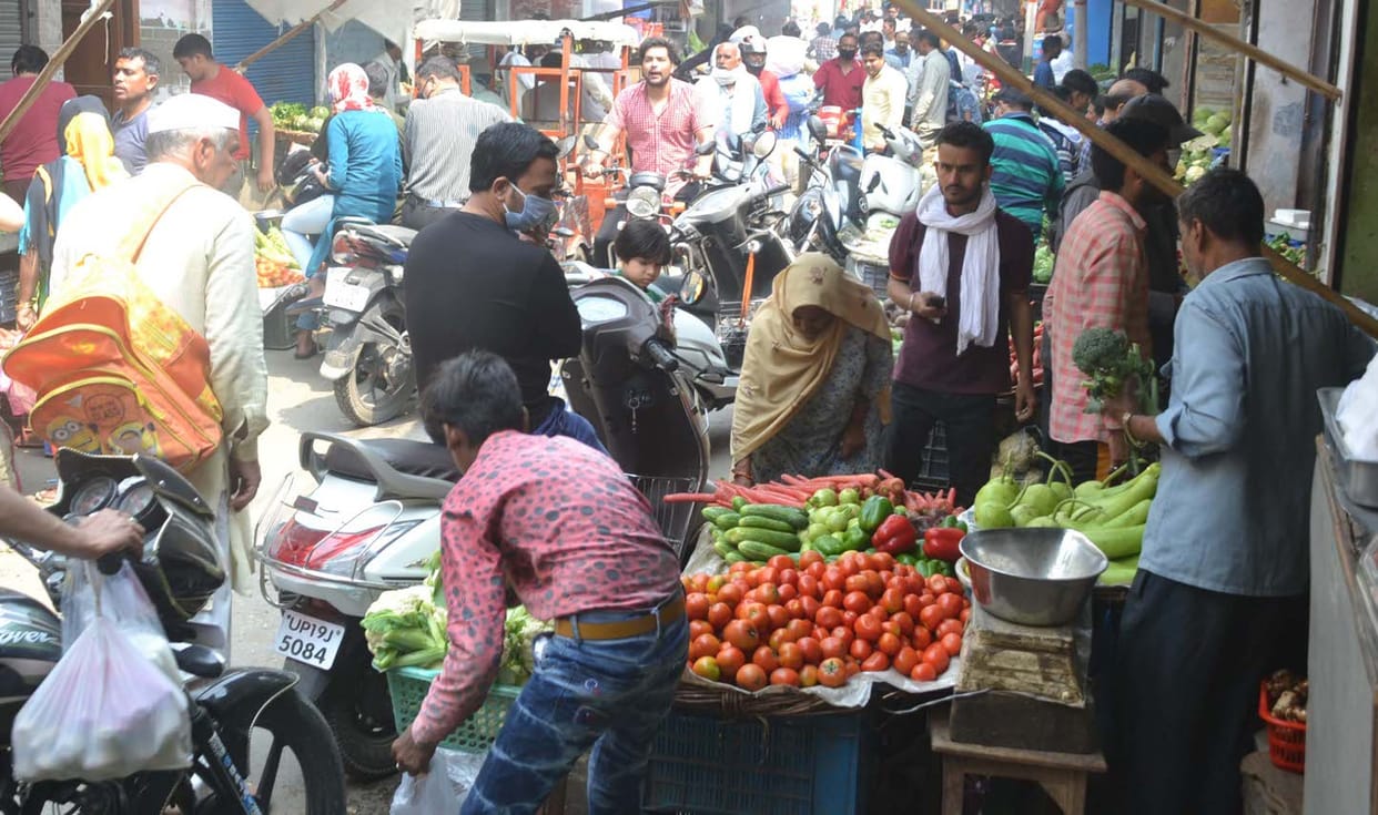 Public will not come out of the house on curfew, bought vegetables, ration